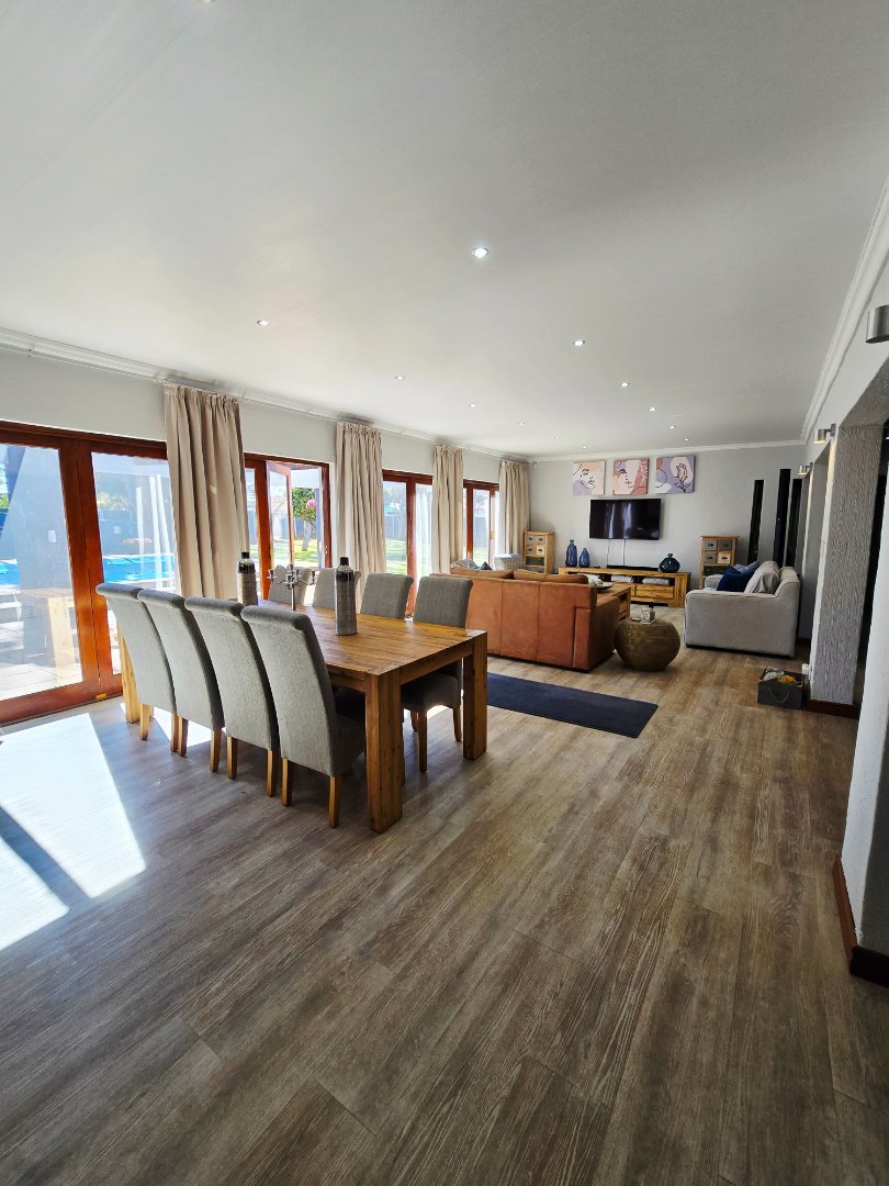 4 Bedroom Property for Sale in Flamwood North West